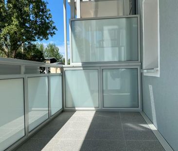 Bei Einzug frisch renoviert + neues Bad + großer Balkon! - Photo 5