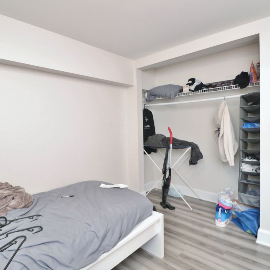 2465 Chasseur Ave #C - Photo 1