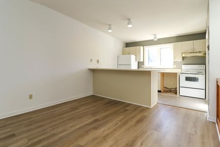 For Lease - 22 DAWSON Drive, Collingwood, Ontario - Photo 3