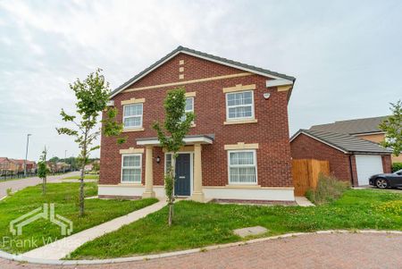 4 bedroom detached house to rent - Photo 3