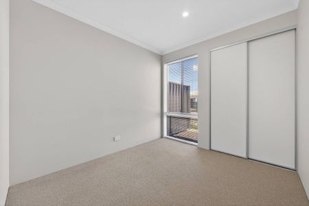 STUNNING 3 x 2 HOME - Photo 4