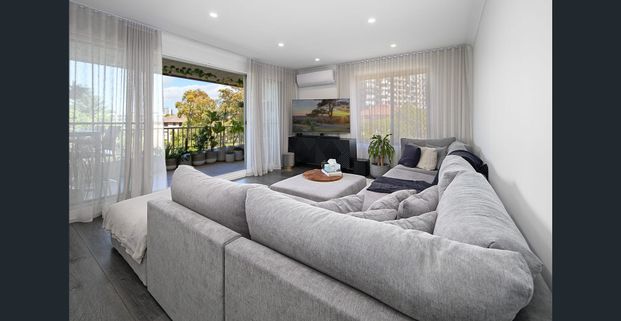 Partially furnished 2 Bedroom Apartment in the Heart of Rockdale - Photo 1