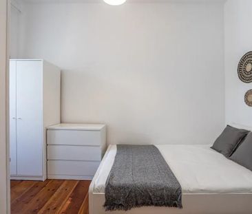 Calçada do Marquês de Abrantes, Lisbon, Lisbon 1200-163 - Photo 2