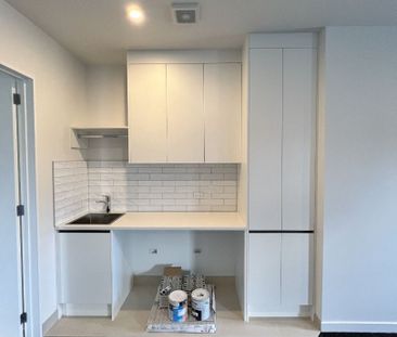 Modern family home - Photo 1