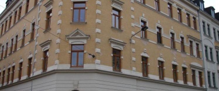 Stilvolle sanierte Altbauwohnung mit Stuck und Parkett auf ca. 54 m² - Photo 1