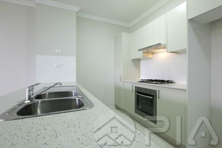 Spacious 3-Bedroom Apartment for Rent – Prime Location in Westmead - Photo 3