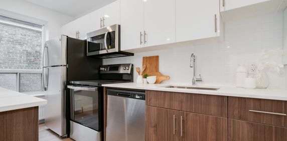 2707 Yonge Street - Photo 2