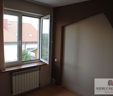 Do wynajmu- przestronnego 3 pokojowe mieszkanie z garażem, 61 m2. - Photo 1