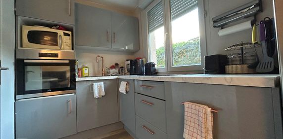 Location Appartement 2 pièces 47m² VILLEFRANCHE SUR SAONE 69400 - Photo 2