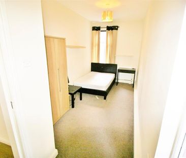 3 Bed Flat, North Hill Road, LS6 - Photo 2