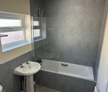 2 bedroom end of terrace house to rent - Photo 6