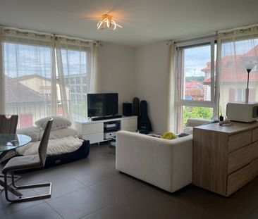 For rent – Beautiful furnished 2.5-room apartment with balcony in R... - Photo 1