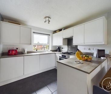 3 bedroom detached house to rent - Photo 5