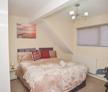 2 bedroom terraced house to rent - Photo 4