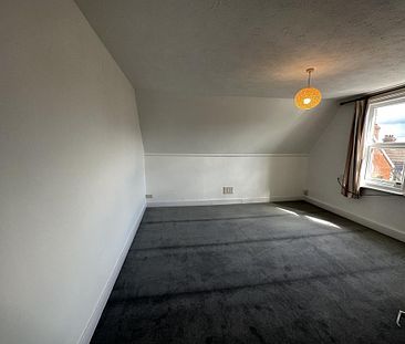 Available 1 Bed Flat - Photo 3