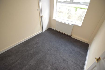 1 bedroom ground floor flat to rent - Photo 4