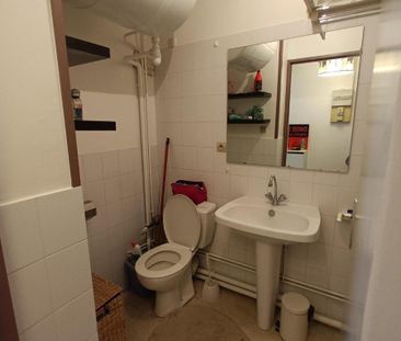 Location Appartement 1 pièce 33m² LYON 7ème - Photo 5