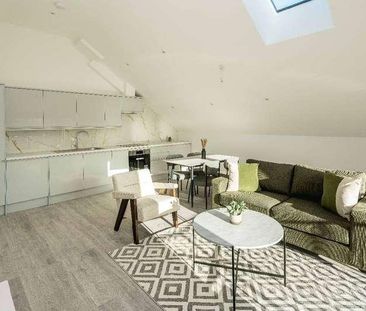 Cuckoo Hall Lane, London, N9 - Photo 3