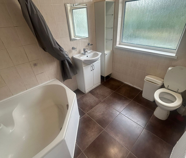 1 bedroom in a house share to rent - Photo 6