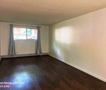 #101 10420 93 Street Northwest - Photo 3