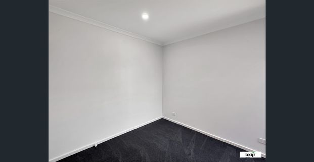 🏡 Brand New 4-Bedroom House in Thornhill Park - Photo 1