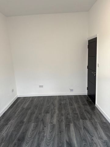 2 Bed Flat, Kimberley Road, E11 - Photo 2