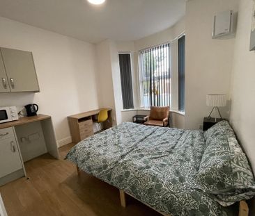 1 bedroom house of multiple occupation to rent - Photo 4