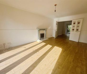 4 bedroom detached house to rent - Photo 3