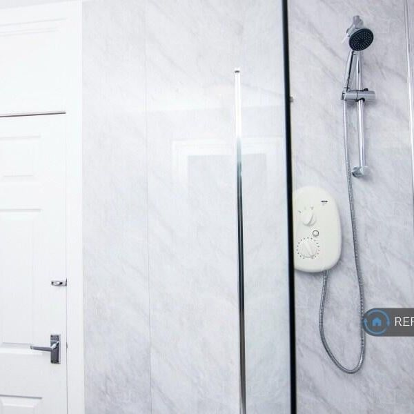 2 Bed Flat, Springhill Road, AB16 - Photo 1