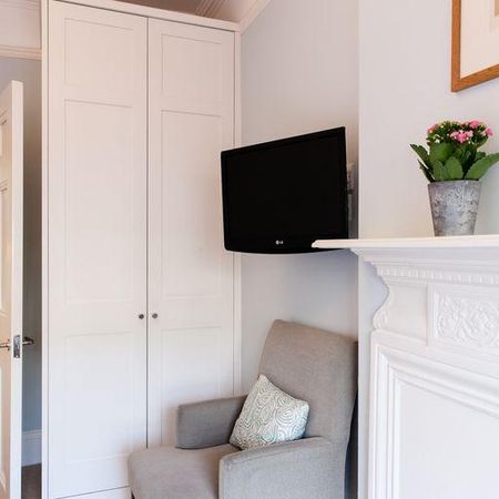 2 bedroom serviced apartment to rent - Photo 5