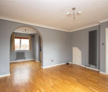 3 bedroom end of terrace house to rent - Photo 1