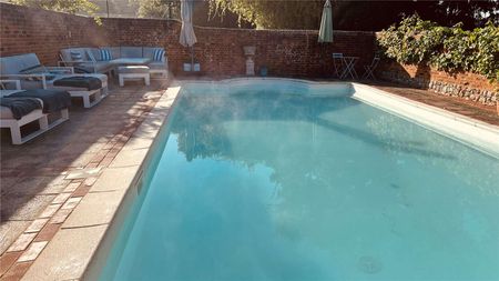 An exceptional country home occupying a superb rural setting - Photo 2