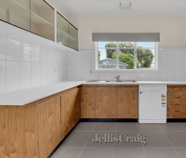 31 Myrtle Grove, Altona - Photo 1