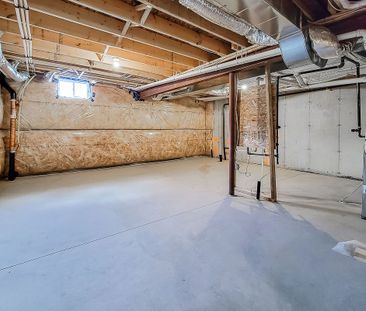 For Lease - 82 Pinot Crescent, Hamilton, Ontario - Photo 3