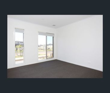 Fabulous 4Br Home in Upper Point Cook! - Photo 6