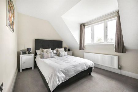 4 bedroom detached house to rent - Photo 2