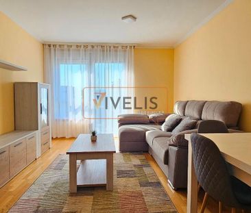 Alquiler de piso en Calle Rosalia De Castro - Photo 5