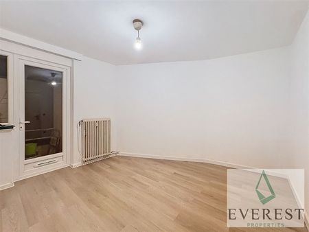 Près du centre ville! Bel appartement non meublé 2 CHAMBRES AVEC BALCON - Photo 4