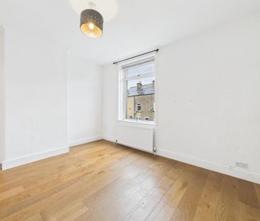 4 bedroom terraced house to rent - Photo 3