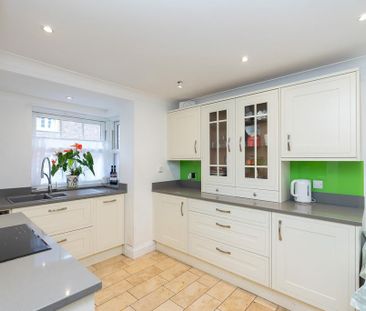 3 bedroom terraced house to rent - Photo 6