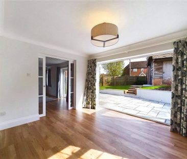 4 bedroom detached house to rent - Photo 6