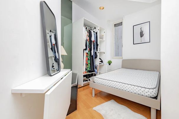 Via Uberto Visconti di Modrone, Milan, Lombardy 20122 - Photo 1