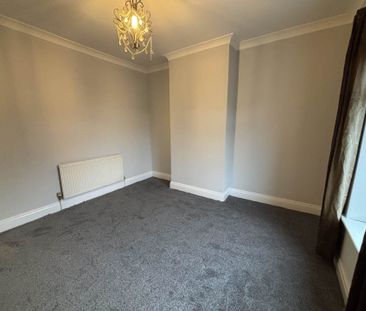 Price £1,000 pcm - Available Now - Unfurnished - Photo 6