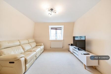2 bedroom flat to rent - Photo 2