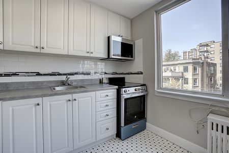 The Kingsview - Photo 3