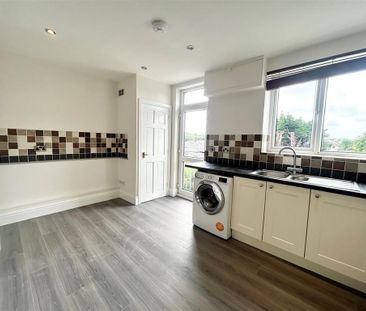 2 bedroom maisonette to rent - Photo 5