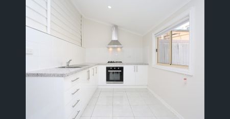 Fully renovated in the heart of Richmond - Photo 3