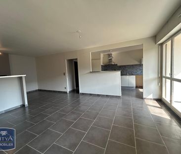 Location Appartement 3 pièces 92m² LAVAL 53000 - Photo 2