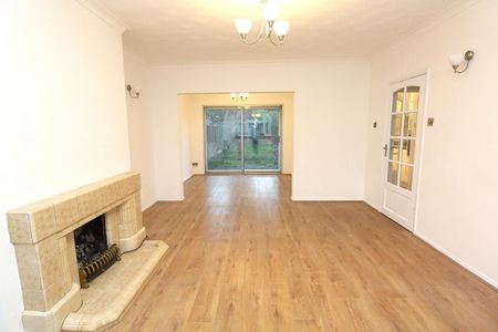 3 bedroom semi-detached house to rent - Photo 2