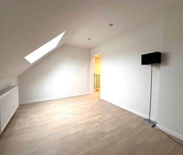 PRACHTIG GERENOVEERDE WONING MET 2 SLAAPKAMERS - Photo 4